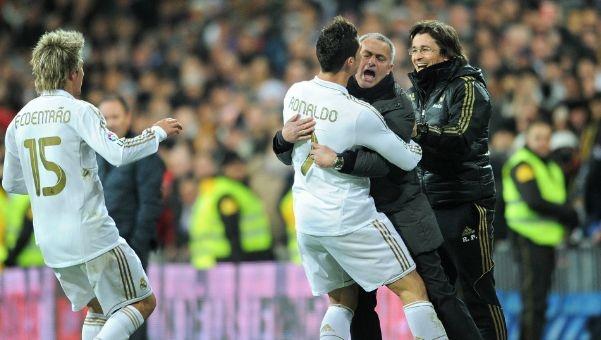 LPL张开血盆大口，AL危机时刻，圣枪挺身而出，鳄鱼一战杀崩GEN