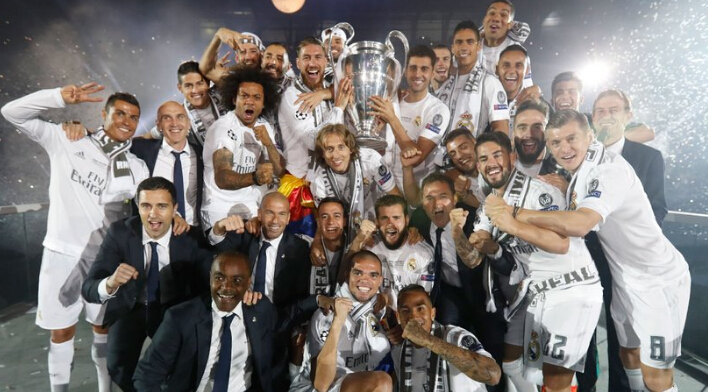 NBA-湖人不敌雄鹿 东契奇与字母哥争抢球权