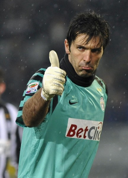 [中超]不敌泰山 深圳新鹏城遭遇四连败